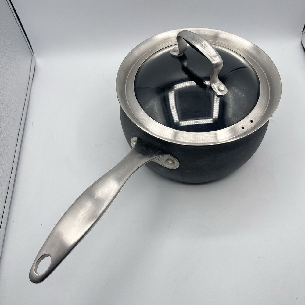 BELGIQUE 3 Quart HARD ANODIZED Saucepan and Glass Lid - Tools of Trade 30209